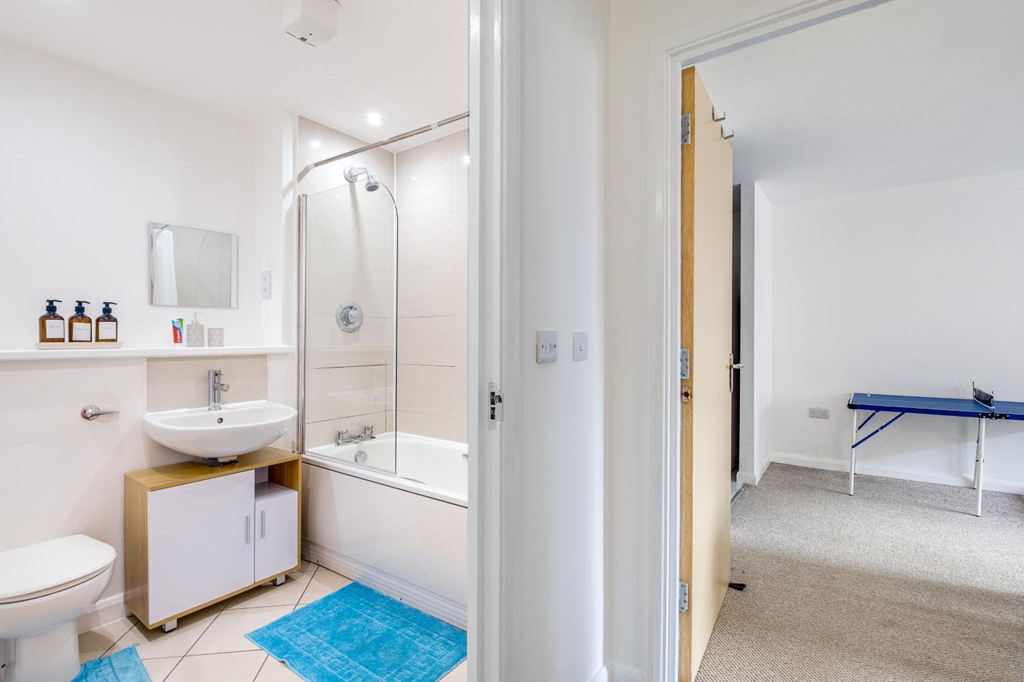 Central Suite Near Mailbox, King Bed, Ping Pong, Netflix, Sleeps 4 Birmingham Exterior foto